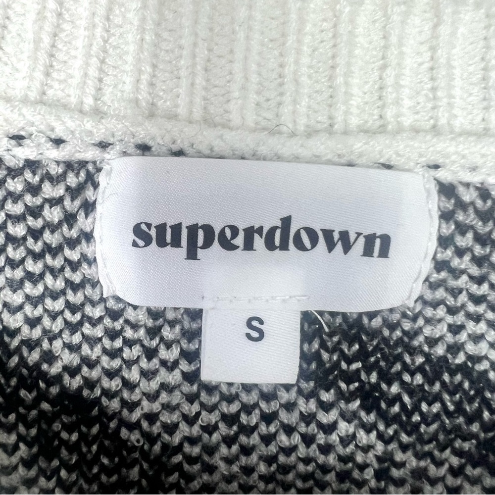 Revolve x Superdown Zebra crop sweater cardigan size S - Picture 5 of 7
